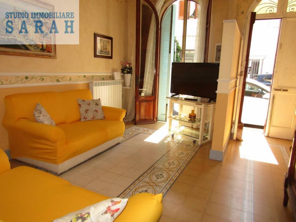 casa indipendente in vendita a Viareggio in zona Centro Storico