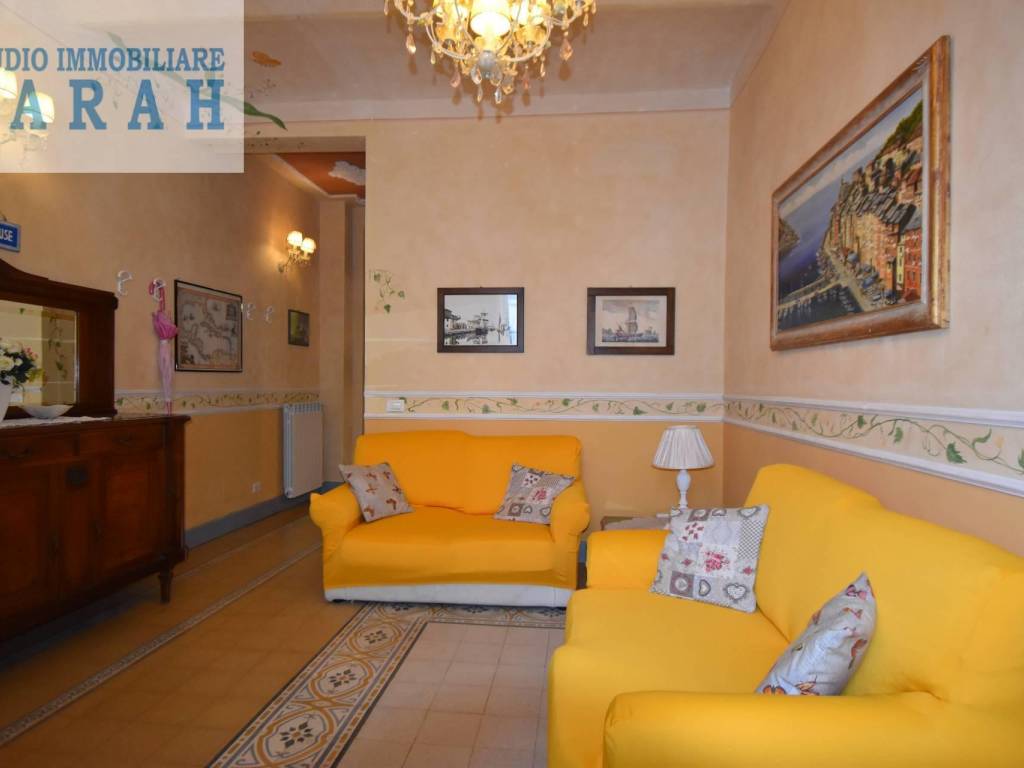 casa indipendente in vendita a Viareggio in zona Centro Storico