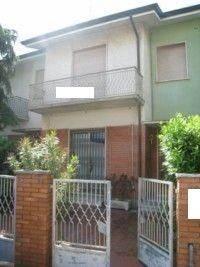 casa indipendente in vendita a Viareggio in zona Don Bosco