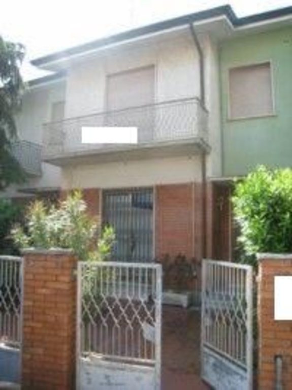 casa indipendente in vendita a Viareggio in zona Don Bosco