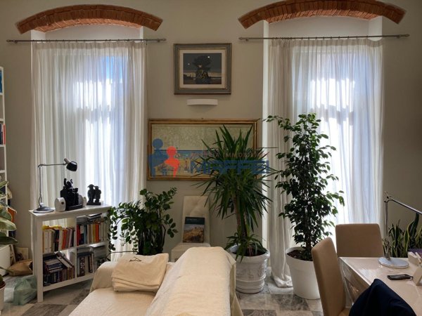 casa indipendente in vendita a Viareggio in zona Centro Storico