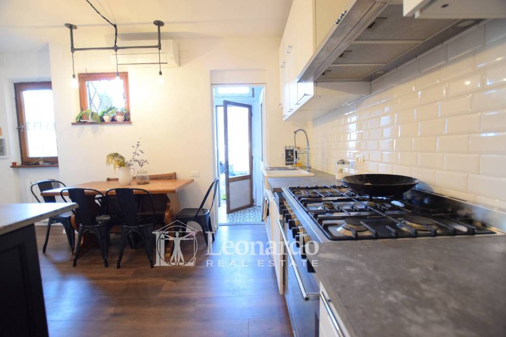 casa indipendente in vendita a Viareggio