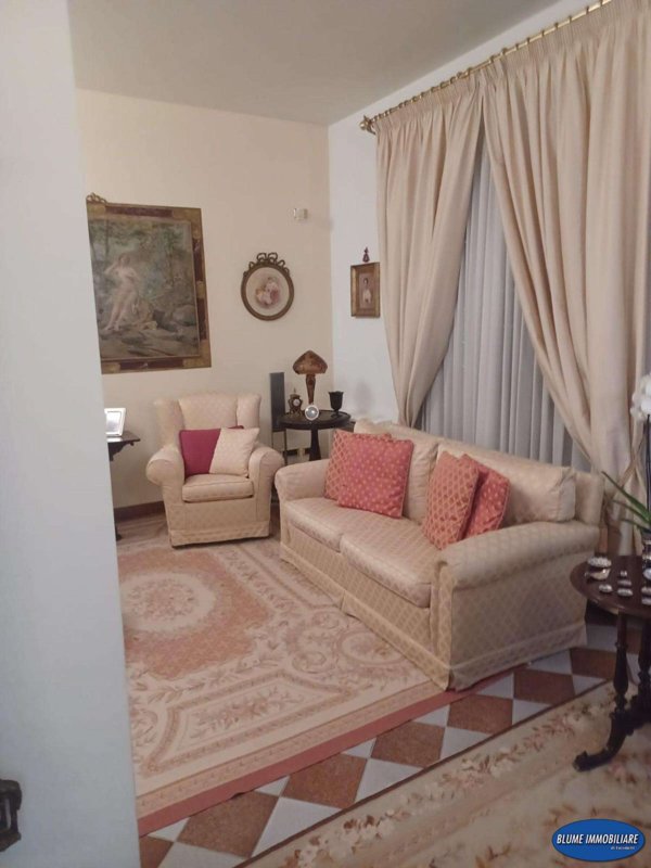 intera palazzina in vendita a Viareggio