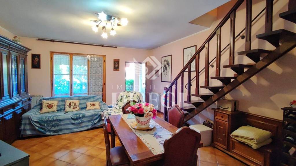 casa indipendente in vendita a Viareggio