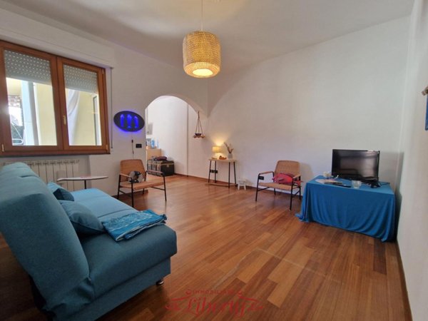 casa indipendente in vendita a Viareggio