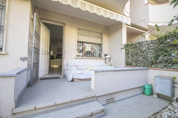 appartamento in vendita a Viareggio in zona Torre del Lago