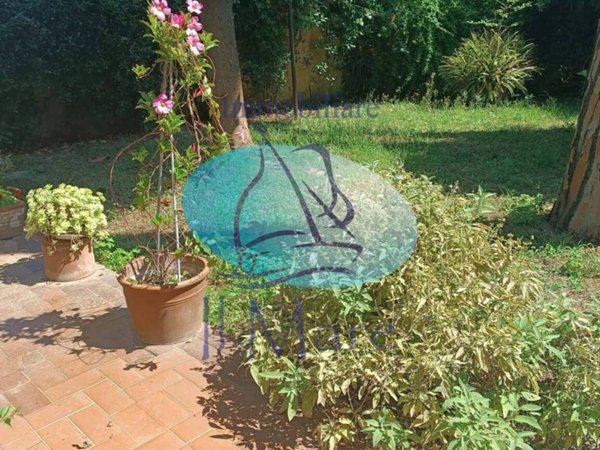 casa indipendente in vendita a Viareggio in zona Marco Polo
