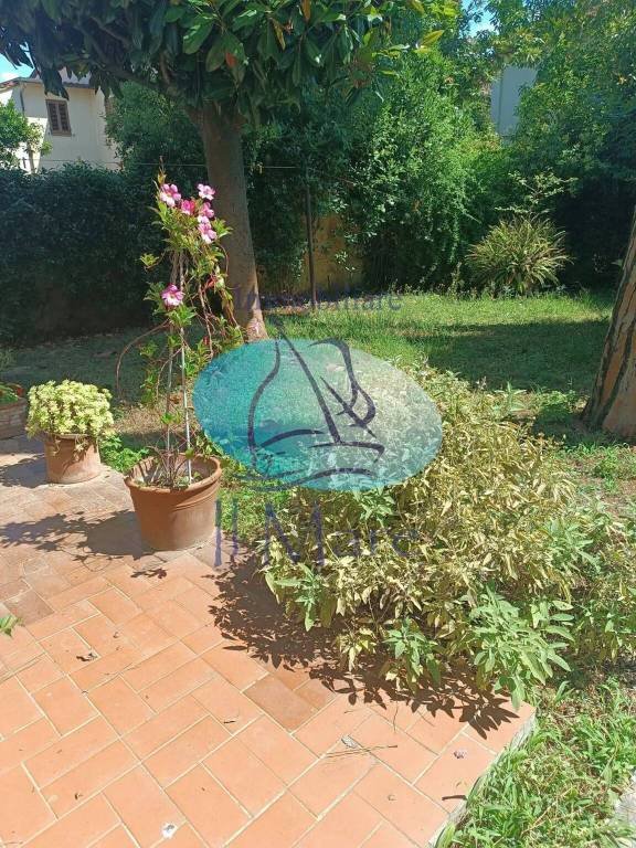 casa indipendente in vendita a Viareggio in zona Marco Polo
