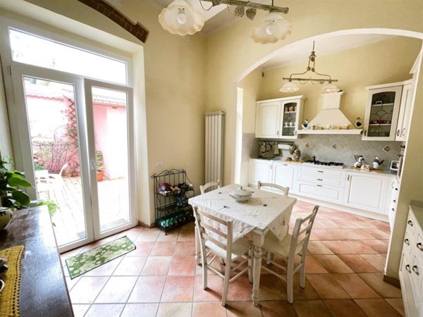 casa indipendente in vendita a Viareggio in zona Centro Storico