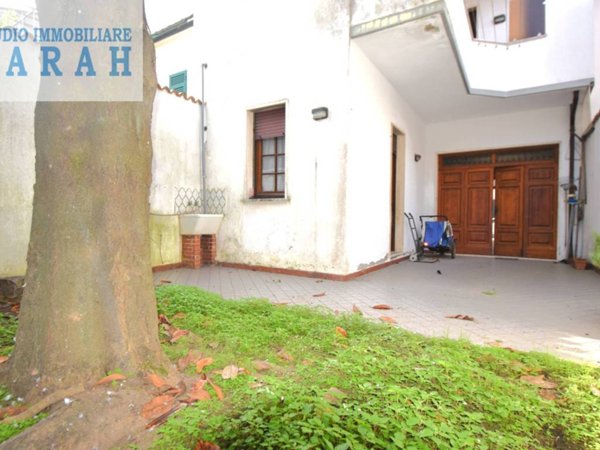 casa indipendente in vendita a Viareggio in zona Centro Storico