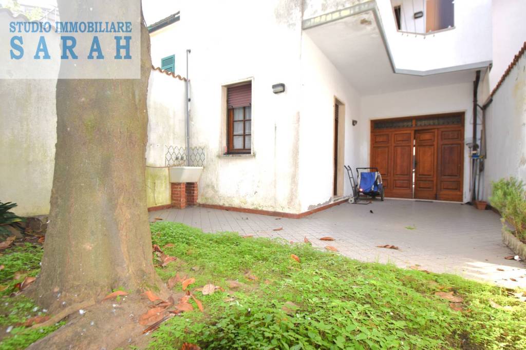 casa indipendente in vendita a Viareggio in zona Centro Storico