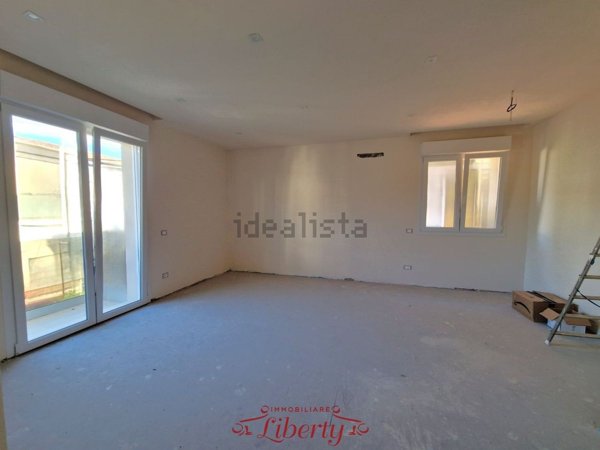 appartamento in vendita a Viareggio in zona Campo d'Aviazione