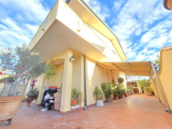casa indipendente in vendita a Viareggio in zona Migliarina