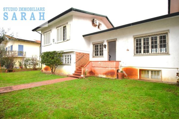 casa indipendente in vendita a Viareggio in zona Migliarina