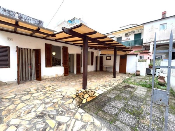 casa indipendente in vendita a Viareggio in zona Centro Storico