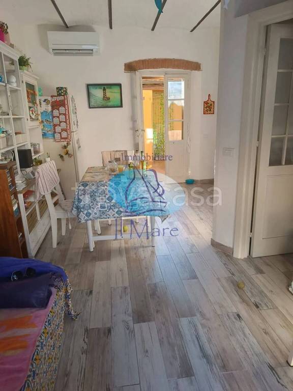 casa indipendente in vendita a Viareggio in zona Centro Storico
