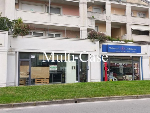 negozio in vendita a Viareggio