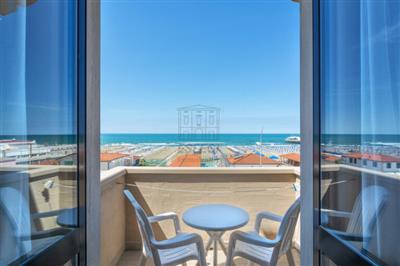 negozio in vendita a Viareggio