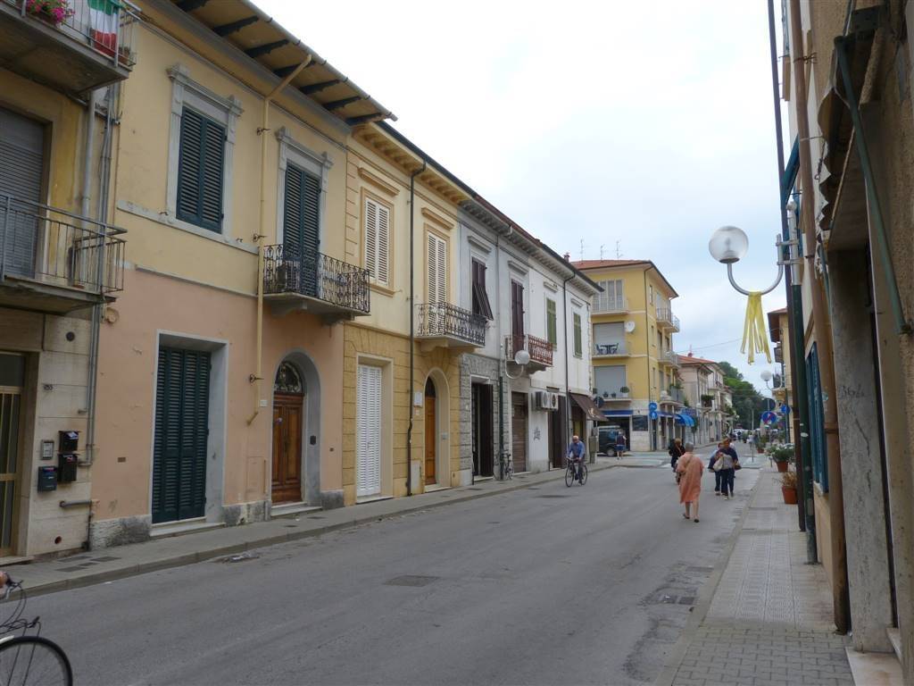 ufficio in vendita a Viareggio in zona Marco Polo