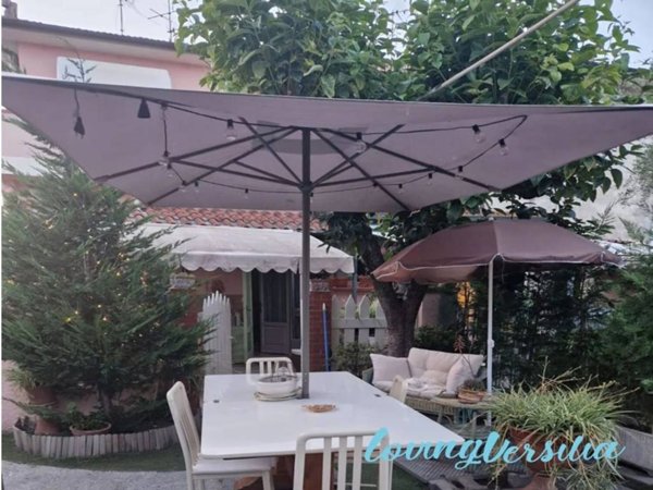 casa indipendente in vendita a Viareggio in zona Torre del Lago