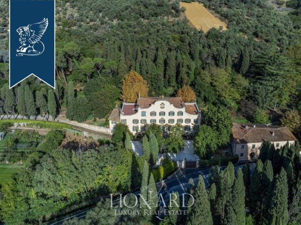 villa in vendita a Viareggio in zona Torre del Lago