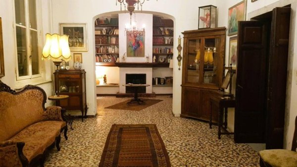 casa indipendente in vendita a Viareggio