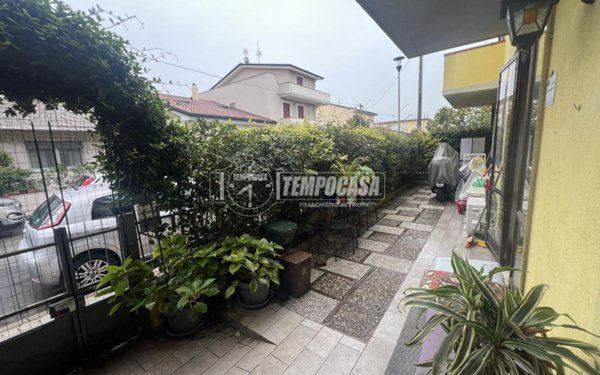 appartamento in vendita a Viareggio in zona Migliarina
