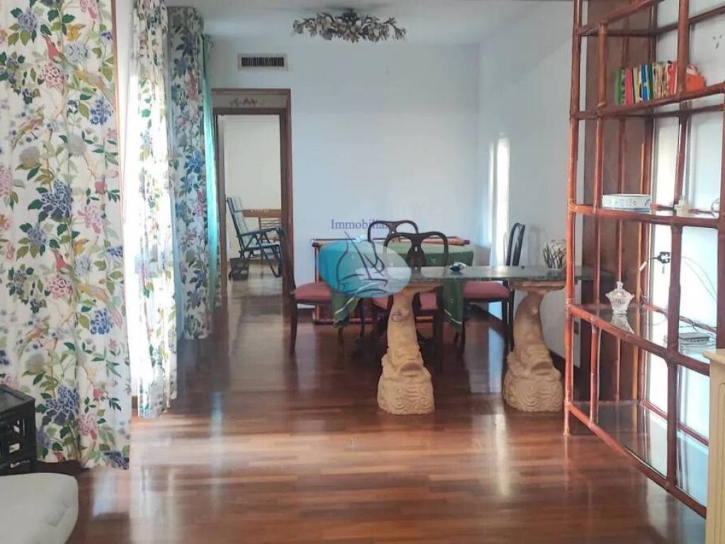 appartamento in vendita a Viareggio in zona Centro Storico