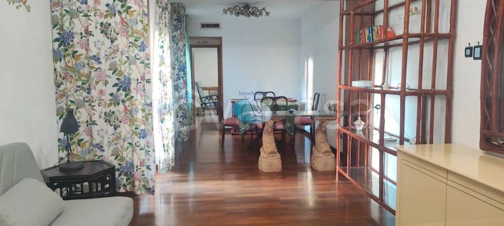 appartamento in vendita a Viareggio in zona Centro Storico