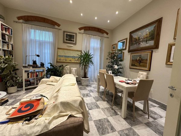 casa indipendente in vendita a Viareggio