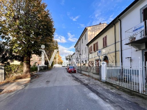 casa indipendente in vendita a Viareggio in zona Torre del Lago