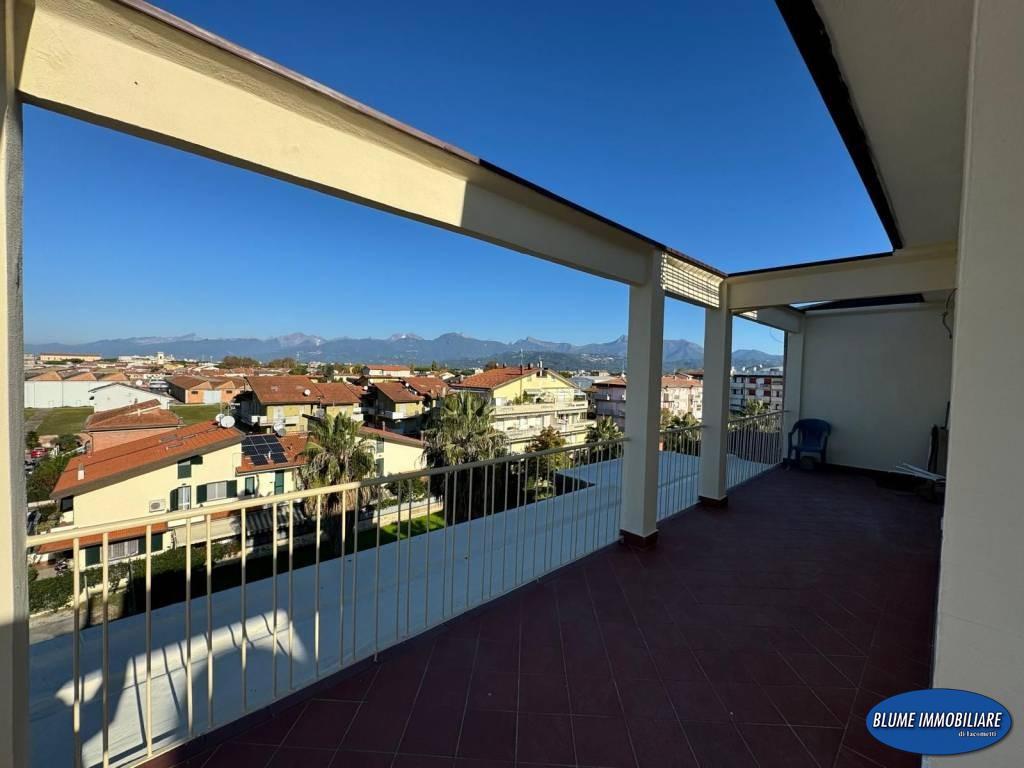 appartamento in vendita a Viareggio