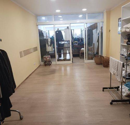 negozio in vendita a Viareggio in zona Marco Polo