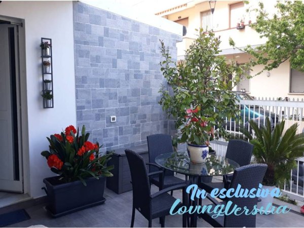 casa indipendente in vendita a Viareggio in zona Migliarina