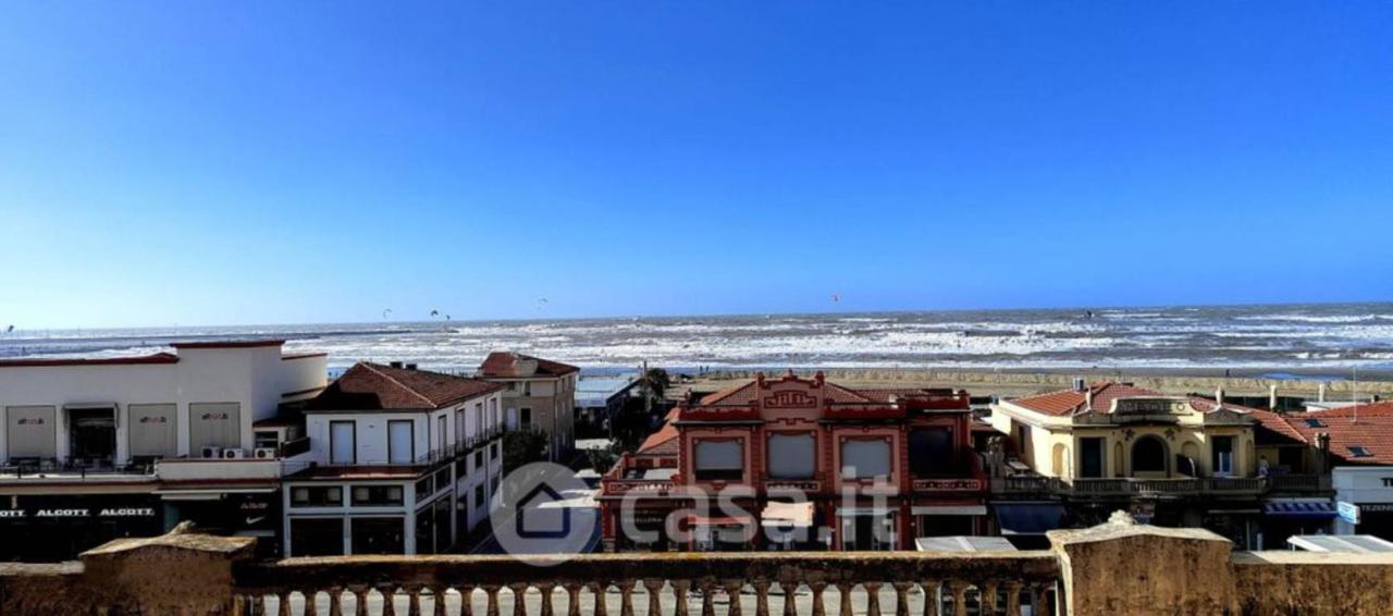 casa indipendente in vendita a Viareggio