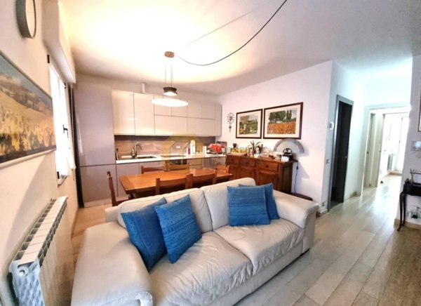 casa indipendente in vendita a Viareggio in zona Centro Storico