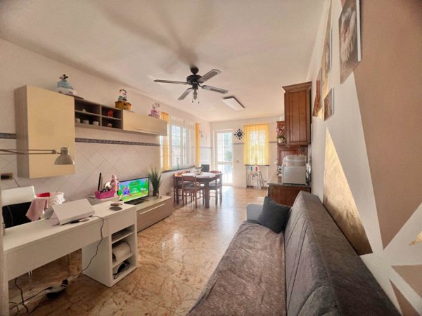 casa indipendente in vendita a Viareggio in zona Torre del Lago