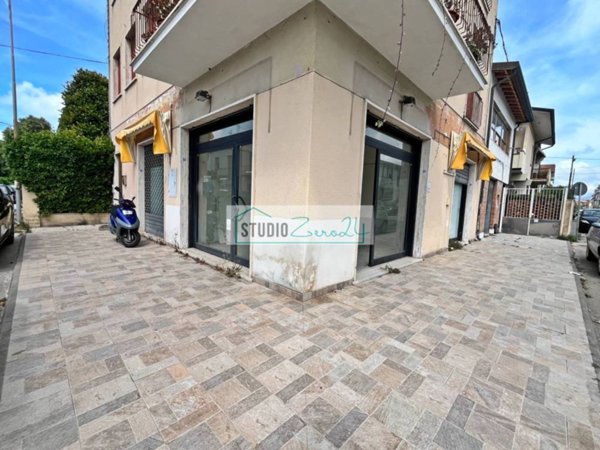 appartamento in vendita a Viareggio in zona Campo d'Aviazione