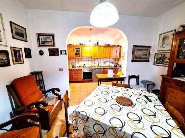 casa indipendente in vendita a Viareggio in zona Centro Storico
