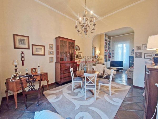 casa indipendente in vendita a Viareggio
