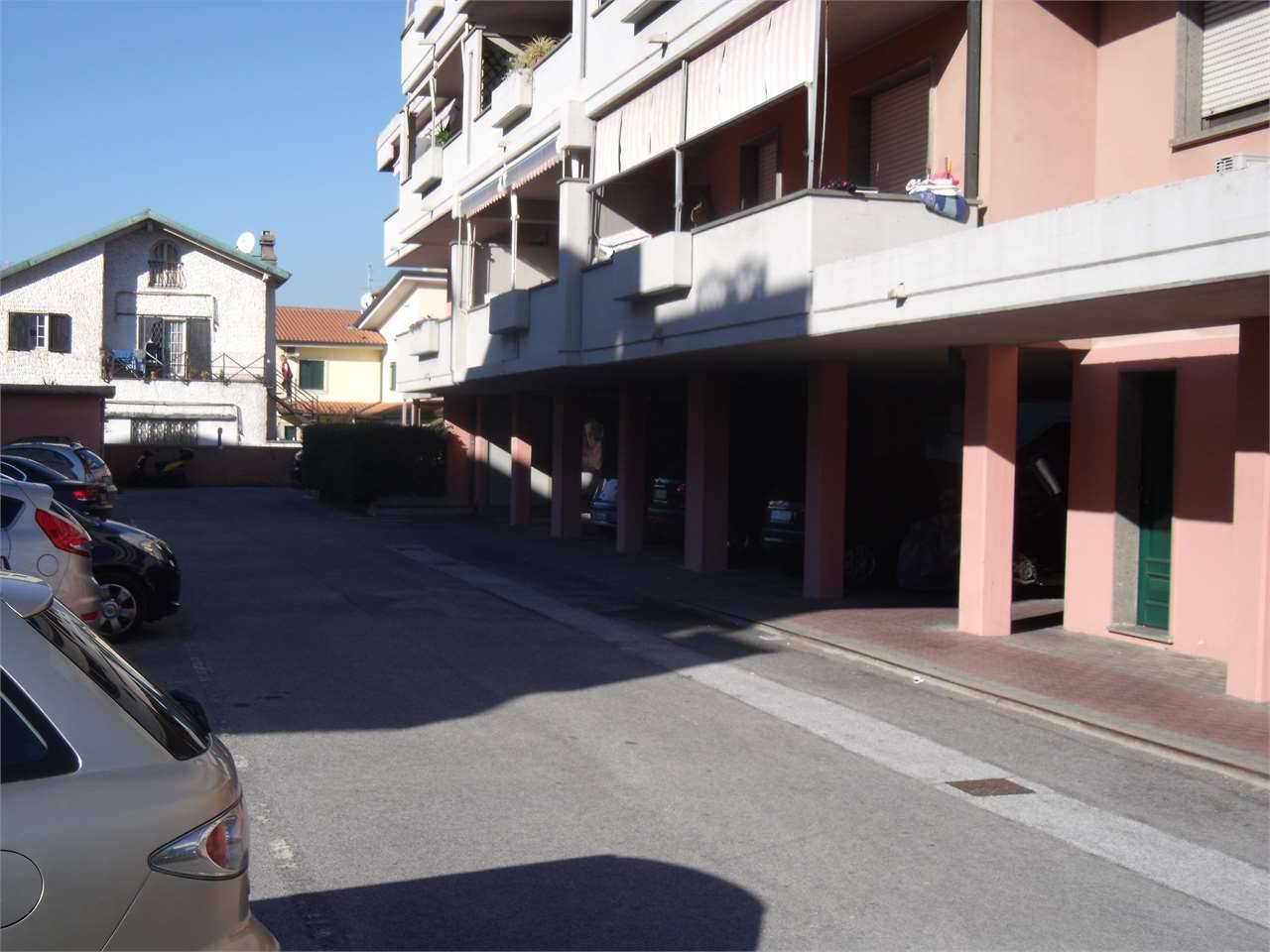 appartamento in vendita a Viareggio in zona Migliarina