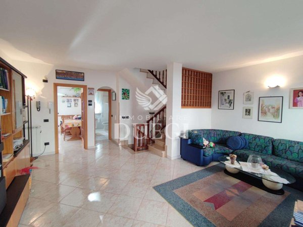 casa indipendente in vendita a Viareggio