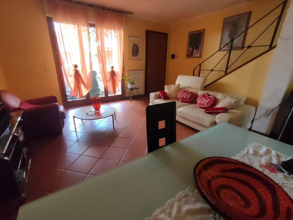 casa indipendente in vendita a Viareggio