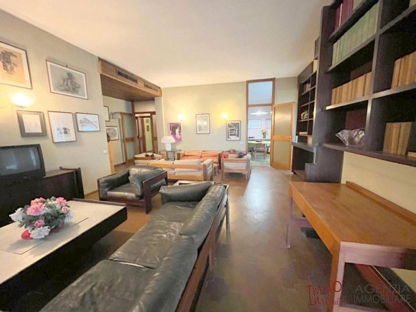 casa indipendente in vendita a Viareggio