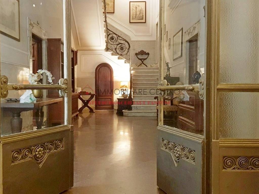 casa indipendente in vendita a Viareggio