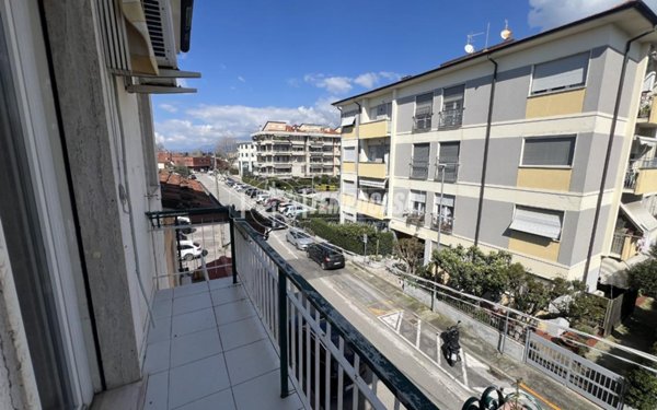 appartamento in vendita a Viareggio in zona Marco Polo