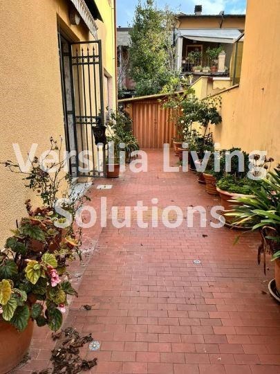 casa indipendente in vendita a Viareggio