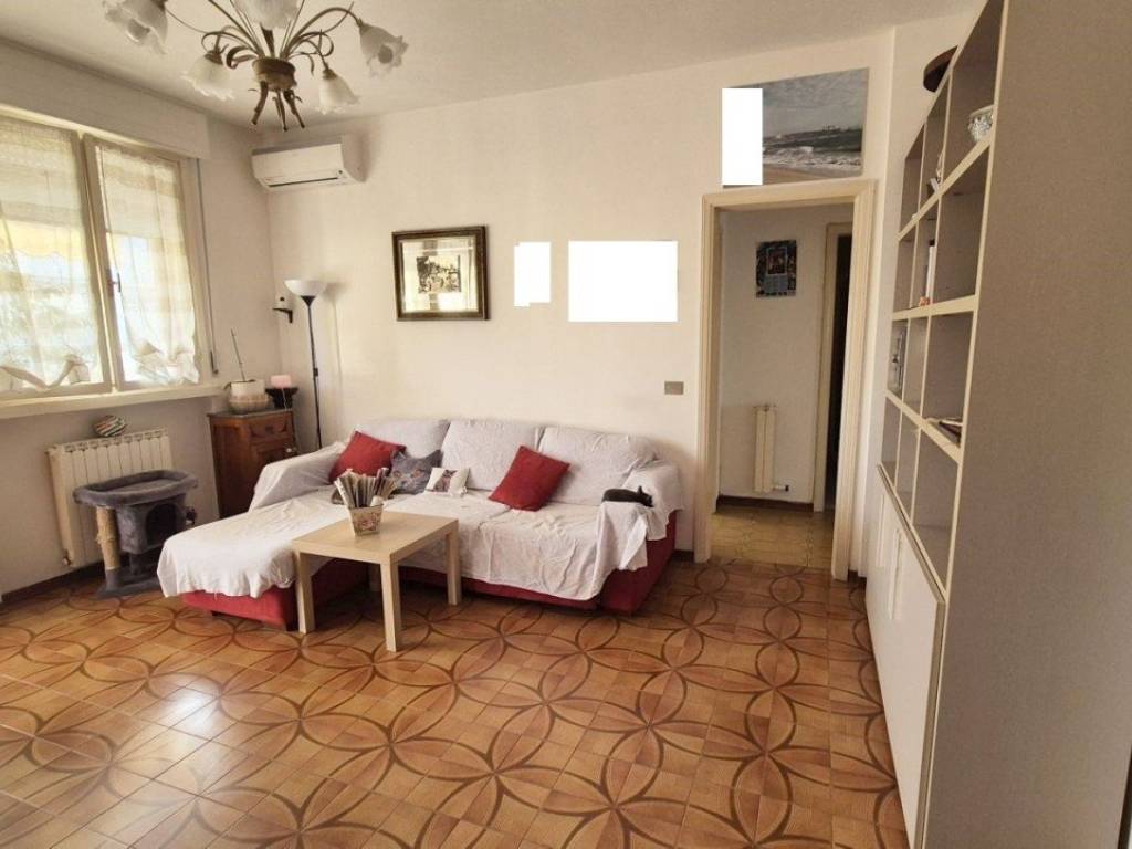 appartamento in vendita a Viareggio in zona Campo d'Aviazione