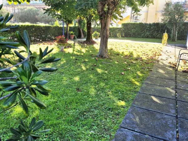 appartamento in vendita a Viareggio in zona Campo d'Aviazione