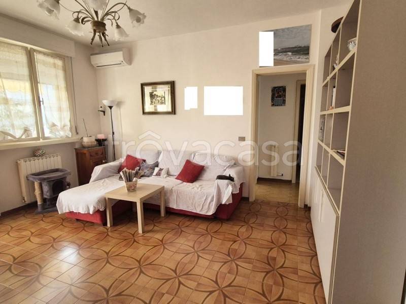 appartamento in vendita a Viareggio in zona Campo d'Aviazione